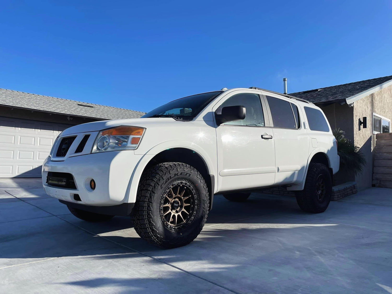 Nissan Armada (2004-2015)
